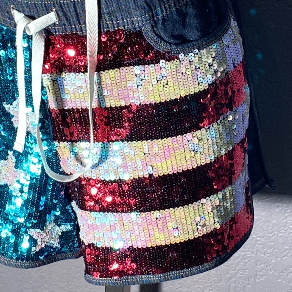 JUICY COUTURE - shorts: American flag sequined denim jeans w adj. tie waist - XL - Picture 4 of 16